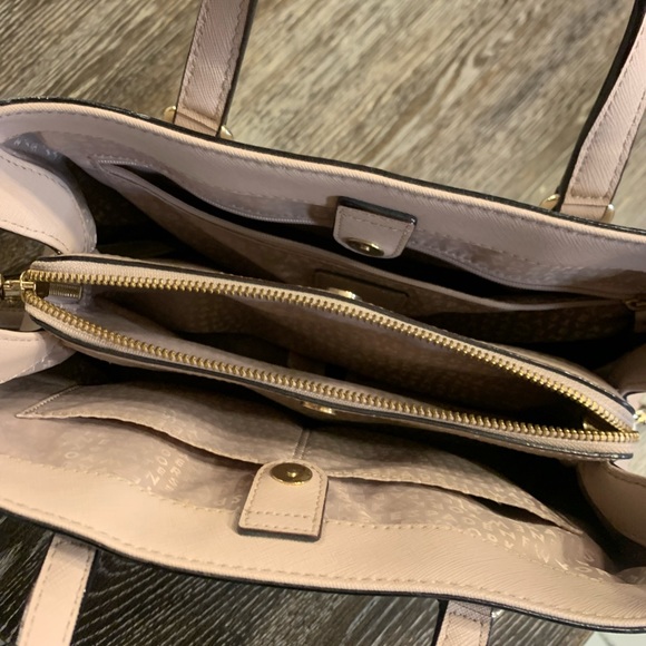 Kate Spade Light Beige Crossbody/Handheld Purse - Picture 3 of 7